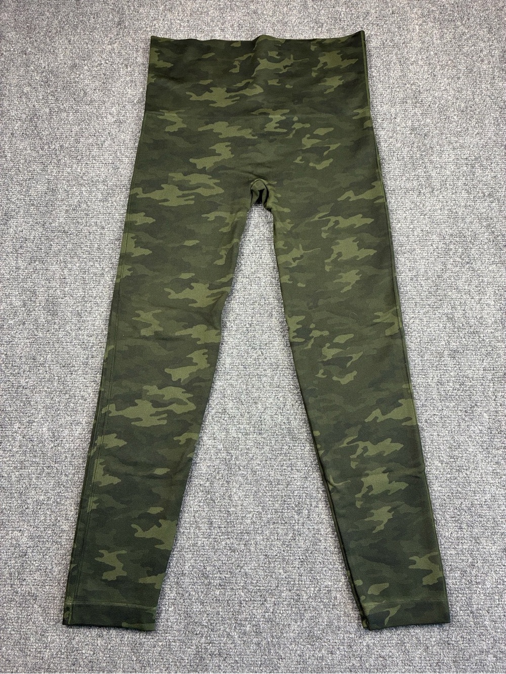 Spanx Womenโs Look At Me Now Seamless Leggings